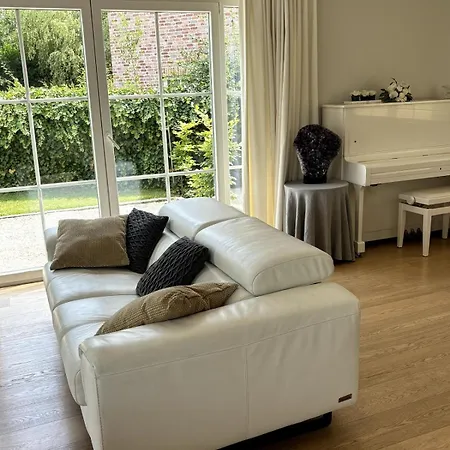 فيلة Brabant House With Pool